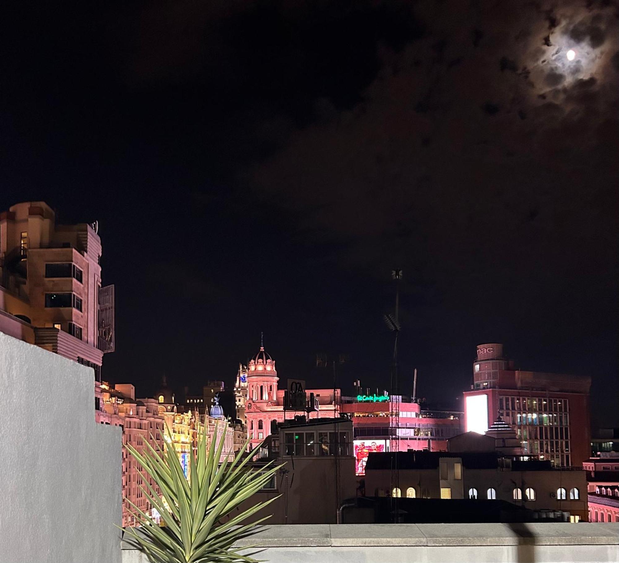 Penthouse Madrid View Apartment Luaran gambar