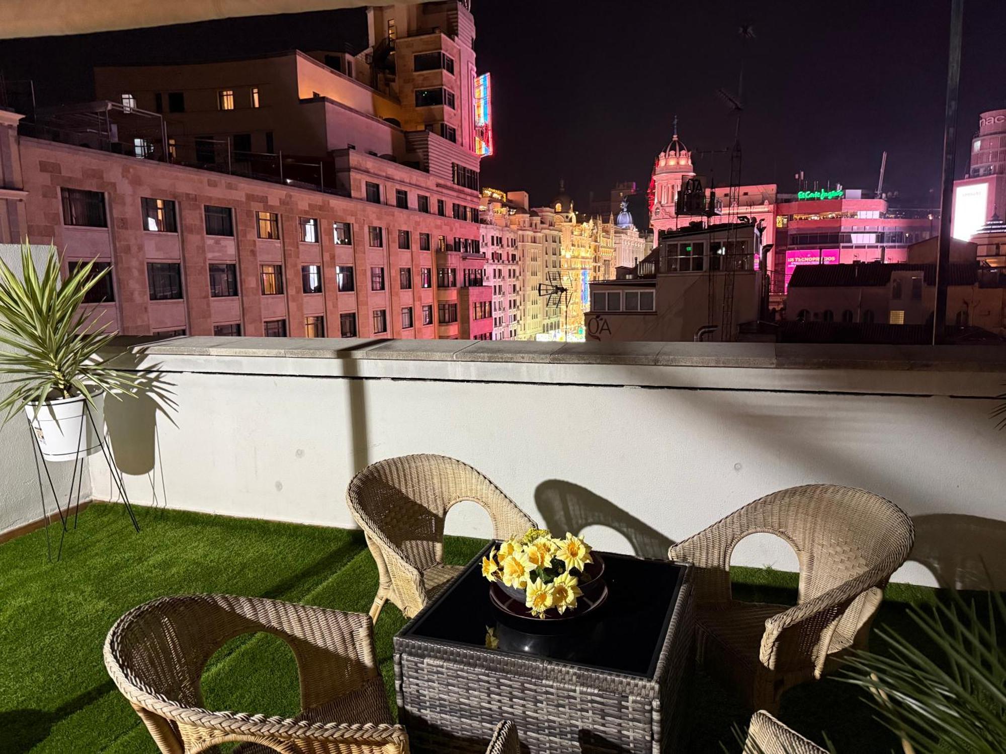 Penthouse Madrid View Apartment Luaran gambar